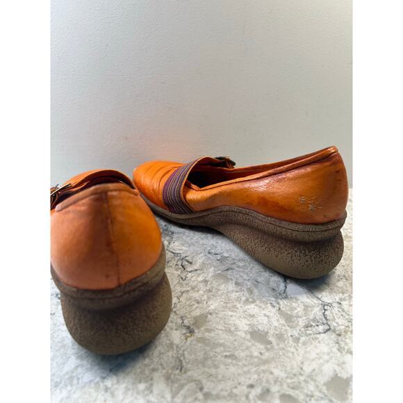 Miz Mooz Casual Leather Flats Shoes Orange w Fabric Buckle Detail Size 39 (8.5) - Picture 4 of 9
